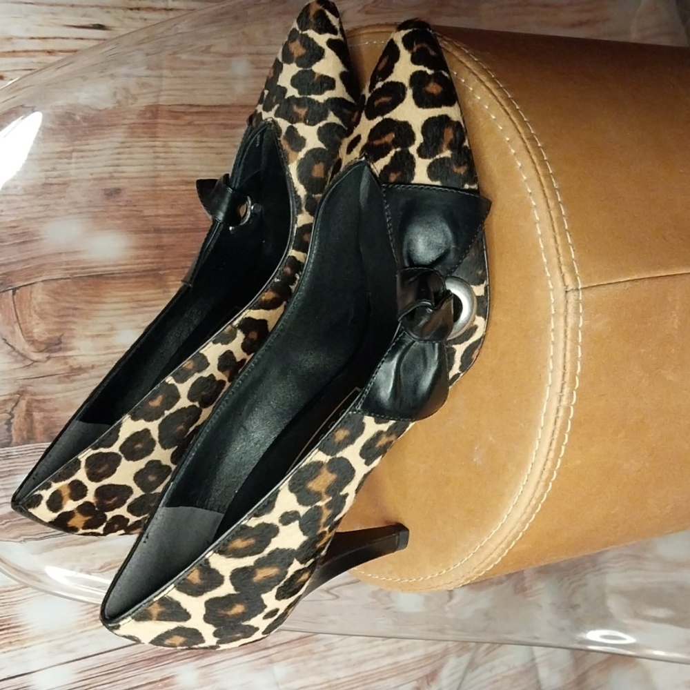 Marc Jacobs pointy toe pumps